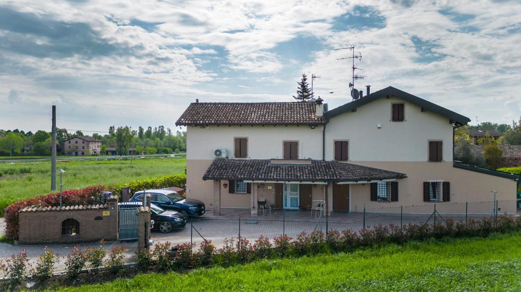 Due Maesta Home Reggio Emilia Exteriér fotografie
